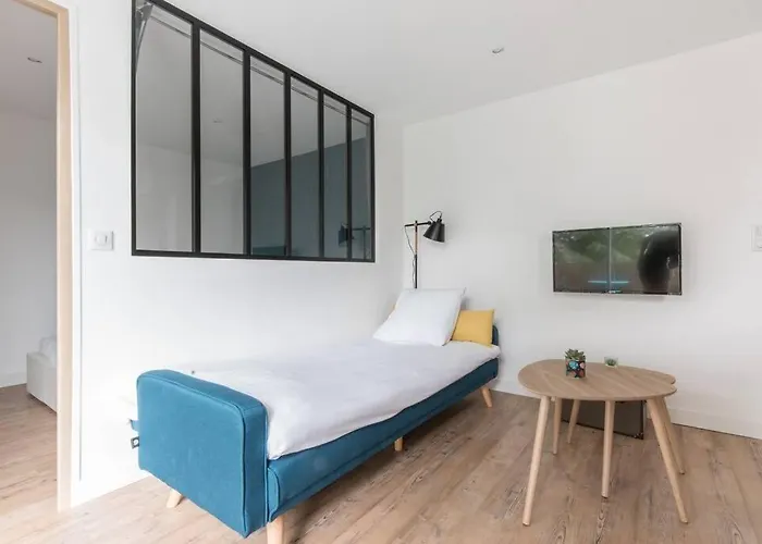 Confort Moderne Au Pied Du Front De Apartamento